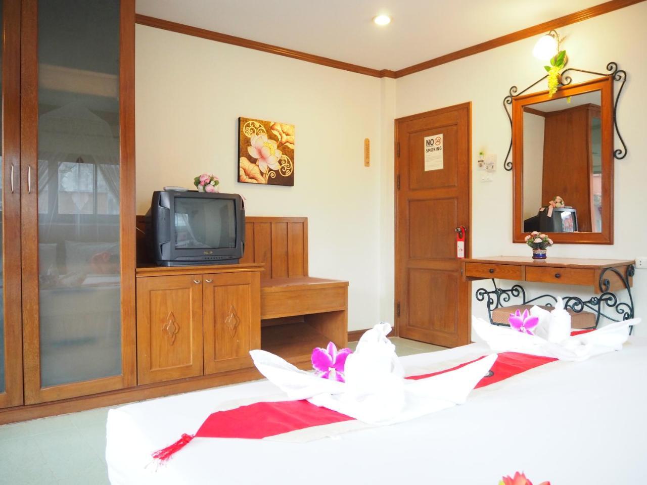 Your Place Inn Karon Ngoại thất bức ảnh